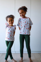 Tissus en ligne Québec jersey de coton lycra motif de fleur et papillon. Online fabric store cotton spandex jersey knit with flower and butterfly pattern.