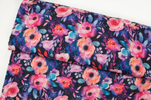 Tissu en ligne mousseline de bambou et de coton parfaite pour l'emmaillotage. Bamboo cotton double gaze muslin with flowers.