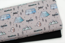 Tissu en ligne Québec jersey de coton lycra motif de voyage et camping. Online fabric cotton spandex jersey knit with camping design.