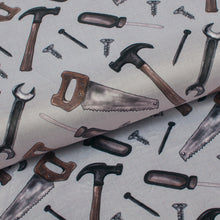 Tissu en ligne Québec double side minky / squish motif d'outils de construction. Online fabric double side minky / squish with charpenter tools.