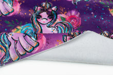 Tissu en ligne double side minky motif de licorne pouliche. Online fabric squish with unicorn.