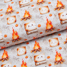 Tissu en ligne Québec jersey de coton lycra motif de camping smores. Online fabric store cotton spandex jersey knit with camping and smores print.