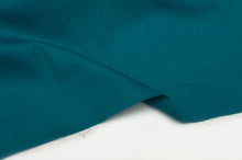 Tissu en ligne Québec popeline 100% coton. Online fabric 100% cotton poplin.
