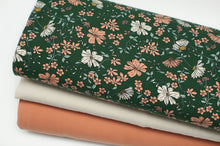 Tissu en ligne Québec jersey de coton lycra motif de fleurs vintage. Online fabric jersey cotton spandex knit with vintage flowers.