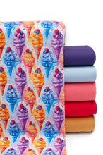 Tissu en ligne Québec jersey de coton lycra motif de cornet de crème glacée. Online Canadian fabric store cotton spandex jersey knit with ice cream.
