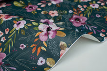 Tissu en ligne similicuir, faux cuir, cuirette avec motif de fleur. Online fabric leather with flowers.