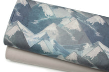 Tissu en ligne Québec french terry brossé de coton lycra motif de montagnes. Online fabric store cotton spandex brush french terry with mountain.