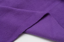 Tissu en ligne polar mauve.