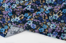 Tissu en ligne popeline de coton motif floral. Online fabric 100% cotton poplin with flowers.