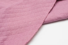 Tissu en ligne 100% coton matelassé. Quilted cotton fabric.