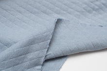 Tissu en ligne 100% coton matelassé. Quilted cotton fabric.