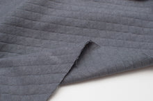 Tissu en ligne 100% coton matelassé. Quilted cotton fabric.
