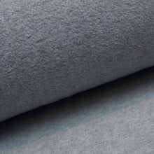 Tissu en ligne polar gris.
