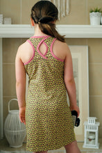 Tissu en ligne jersey de coton motif de léopard et d'appareil photo. Online cotton jersey fabric with leopard.