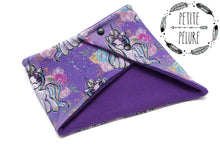 Tissu en ligne polar mauve.