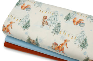 Tissu en ligne Québec jersey de coton lycra motif de renard qui joue dans la neige. Online fabric store cotton spandex jersey knit with fox playing in the snow.