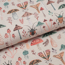 Tissu en ligne jersey de coton lycra motif de champignon et d'insecte. Online fabric cotton spanex jersey knit with mushroom and insect.