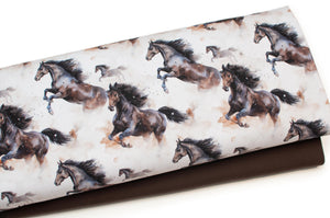 Tissu en ligne Québec french terry de coton spandex motif de cheval. Online fabric cotton spandex french terry knit with horse.