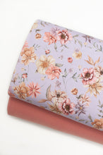 Tissu en ligne Québec french terry de coton lycra motif de fleurs vintage. Online fabric cotton spandex french terry knit with vintage flowers.