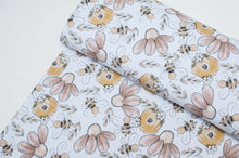 Tissu en ligne Québec french terry de coton bambou lycra avec motif d'abeille. Online fabric cotton bamboo french terry knit with bee.