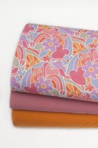 Tissu en ligne french terry de coton lycra motif de licorne. Online fabric cotton spandex french terry with unicorn.
