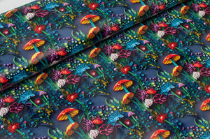 Tissu en ligne Québec similicuir, faux cuir, cuirette avec motif de fleurs et de champignons. Online fabric leather with flowers and mushroom.