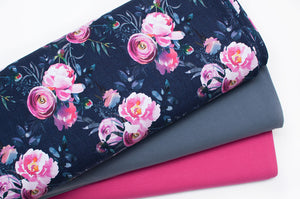 Tissu en ligne french terry de coton motif de fleurs. Online fabric cotton french terry with floral design.