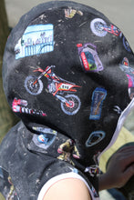 Tissu en ligne Québec jersey de coton lycra motif de motocross et d'outils. Online fabric cotton spandex jersey knit qith motocross.