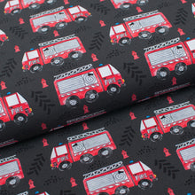 Tissu en ligne jersey de coton lycra motif de camion de pompier. Online fabric cotton lycra jersey knit with firetruck.