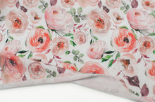 Tissu en ligne jersey coton lycra motif de fleurs. Online fabric cotton spandex jersey knit with floral pattern.